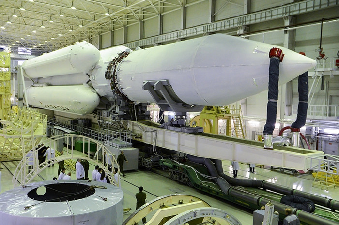 В новой российской сверхтяжелой РН будет использоваться мощнейший двигатель РД-171 и третья ступень «Ангары». - «Виртуальный музей космонавтики»