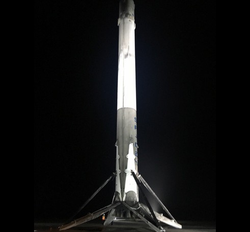 Компания SpaceX успешно запустила спутник связи и посадила первую ступень ракеты-носителя - «Виртуальный музей космонавтики»