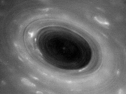 Погружение «Кассини» сквозь кольца Сатурна прошло успешно