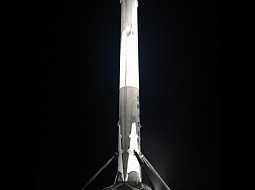 Компания SpaceX отправила к МКС грузовой корабль «Dragon» и посадила ступень ракеты «Falcon 9»
